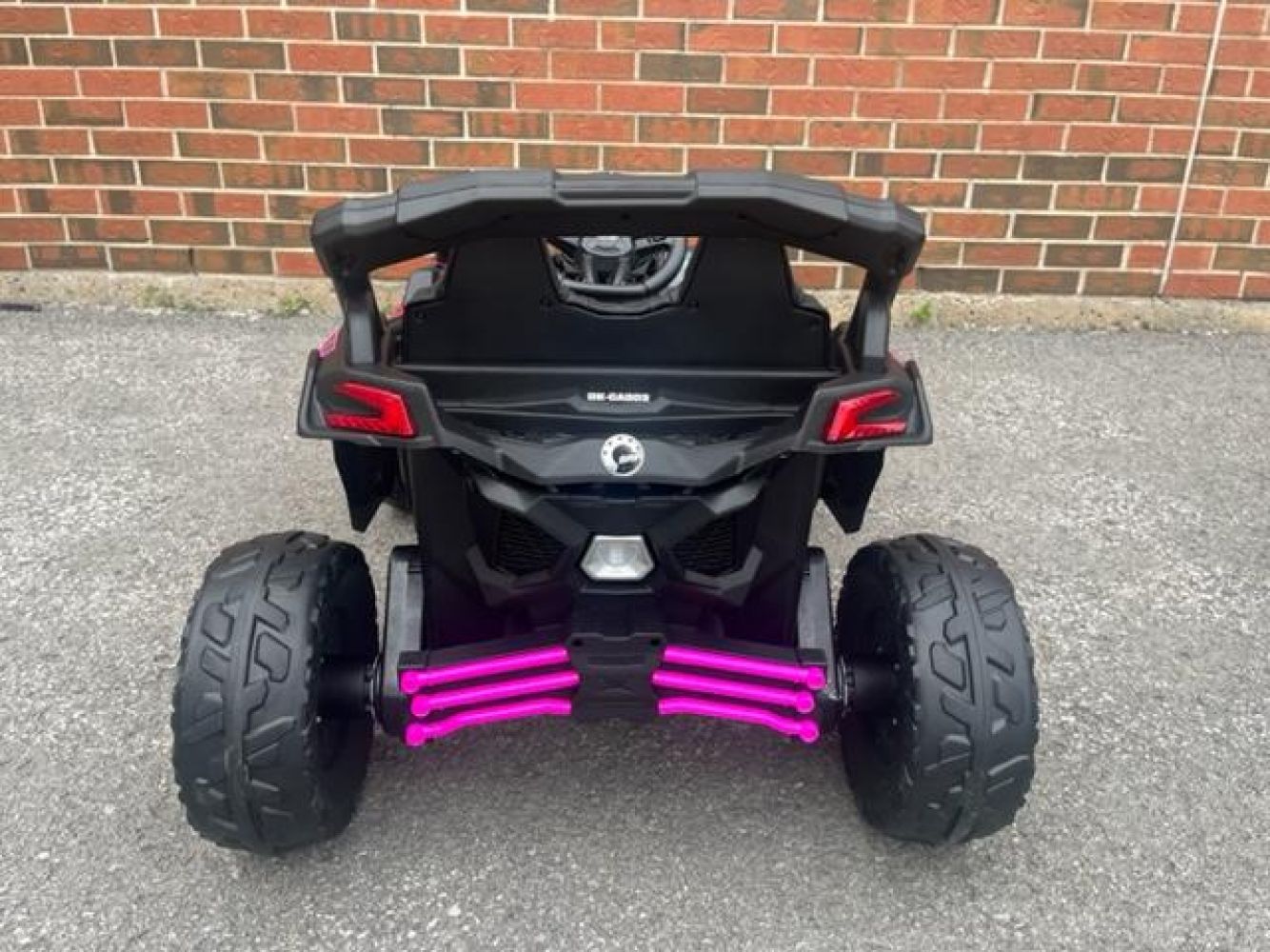 CAN-AM MAVERICK 24 VOLTS 1 SEATER 4X4 PINK 